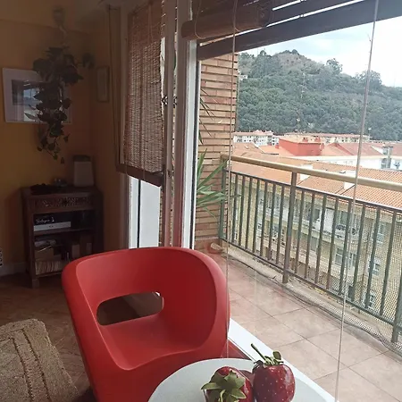 Centrico Zona Marques De Comillas 8 * Ларедо