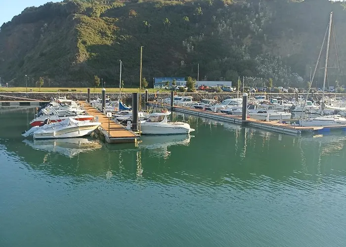 Centrico Zona Marques De Comillas 8 * 拉雷多