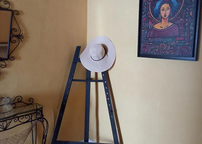 Centrico Zona Marques De Comillas 8 * 拉雷多