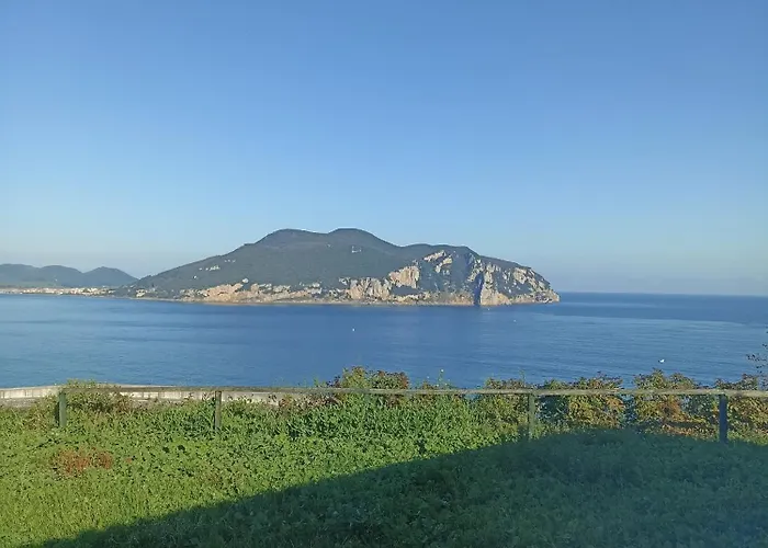 Centrico Zona Marques De Comillas 8 * Laredo