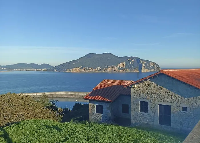 Centrico Zona Marques De Comillas 8 * Laredo