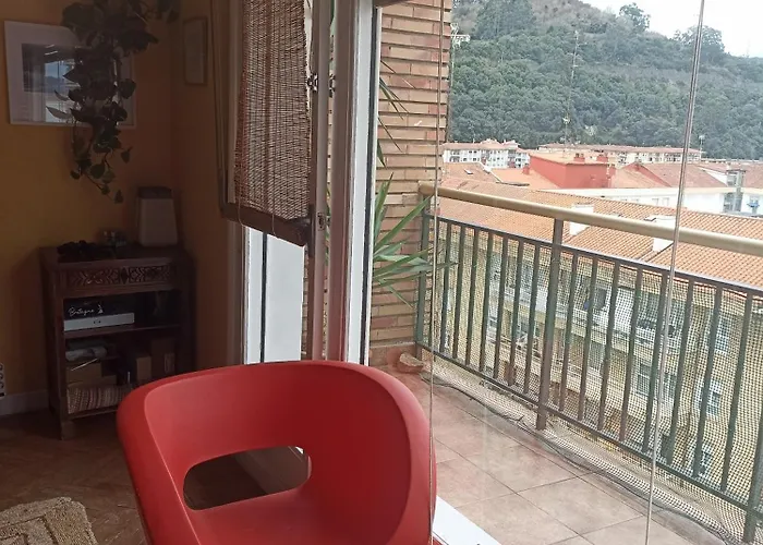 Centrico Zona Marques De Comillas 8 * Laredo